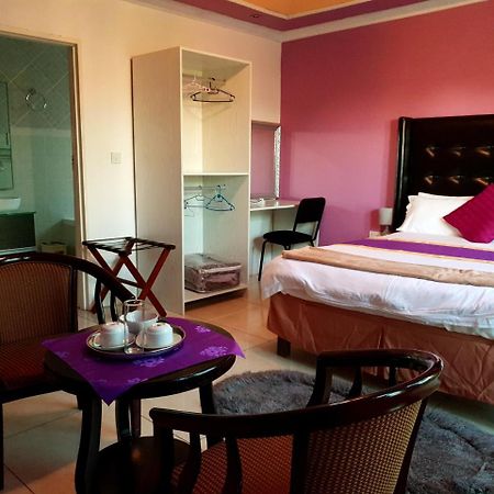 Mathlyn Guest House ฟรานซิสทาวน์ ภายนอก รูปภาพ