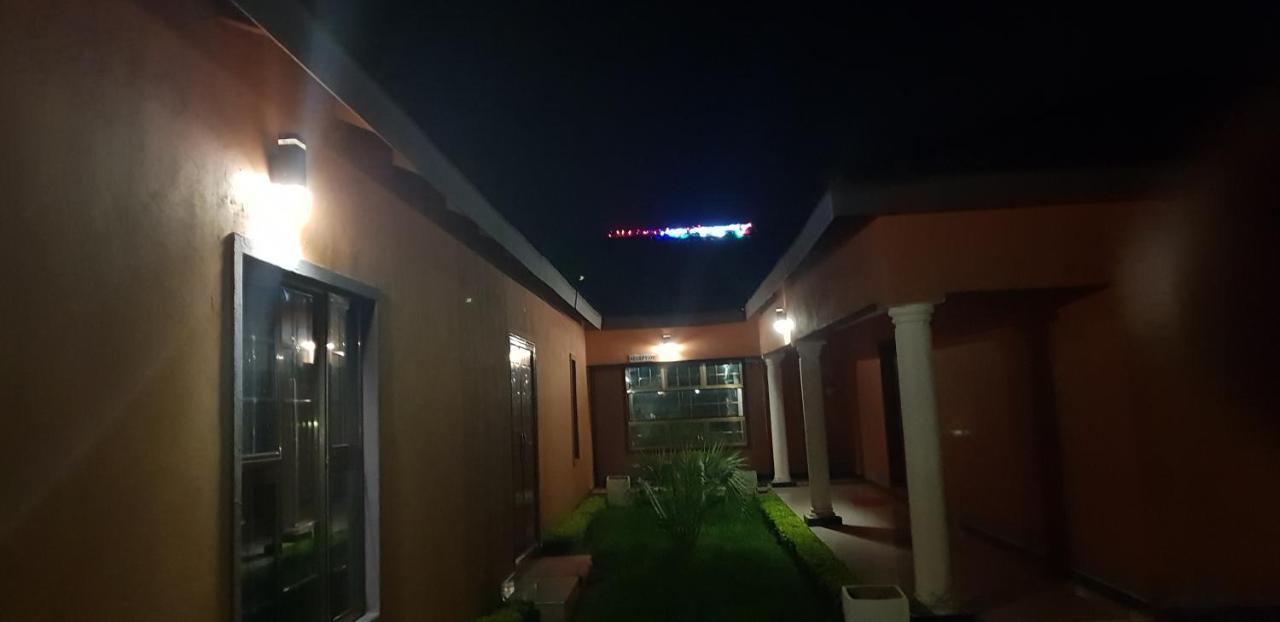 Mathlyn Guest House ฟรานซิสทาวน์ ภายนอก รูปภาพ